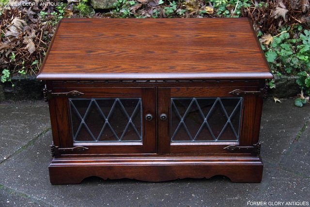 Image 64 of AN OLD CHARM TUDOR BROWN OAK TV CABINET CUPBOARD TABLE STAND