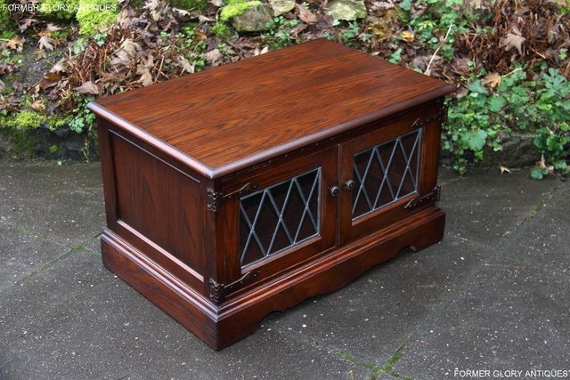 Image 66 of AN OLD CHARM TUDOR BROWN OAK TV CABINET CUPBOARD TABLE STAND