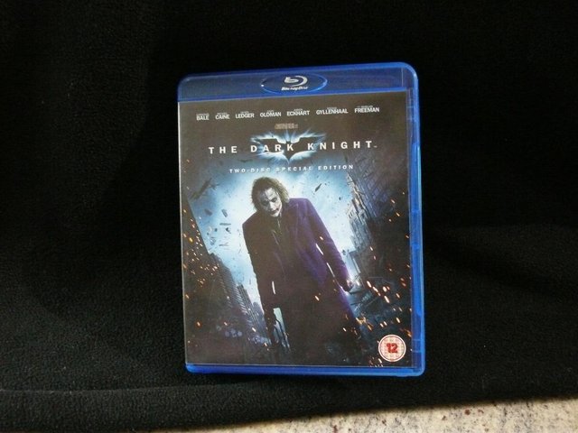 Image 2 of The Dark Knight Blue RaY 2 disc special Edition rated 12