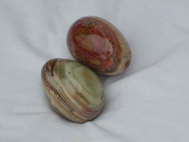 Image 2 of Pair of Decorative Highly Polished Onyx Eggs