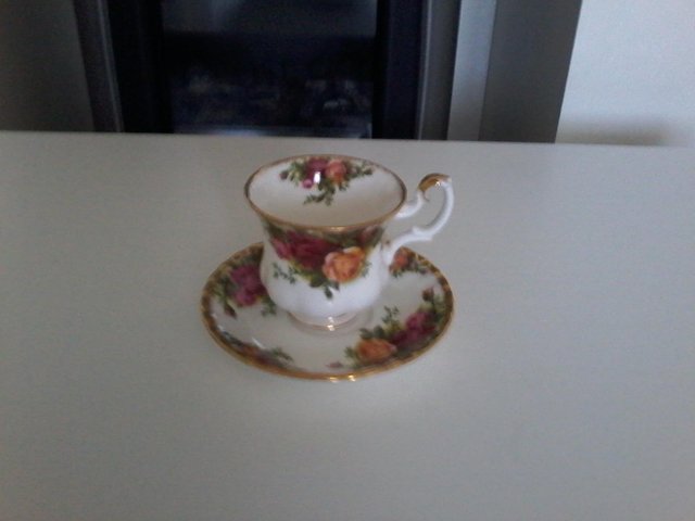 Preview of the first image of Royal albert old country roses.