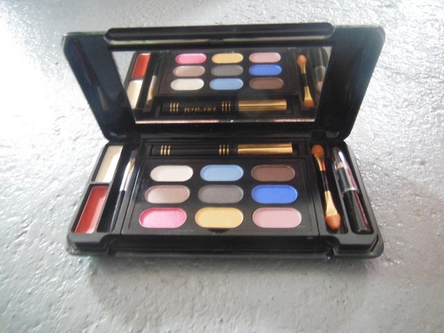 Preview of the first image of Ladies make up palette - never been used.