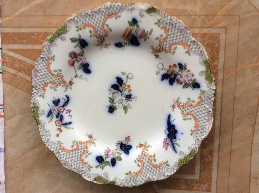 Preview of the first image of Pretty antique 9 inch plate.