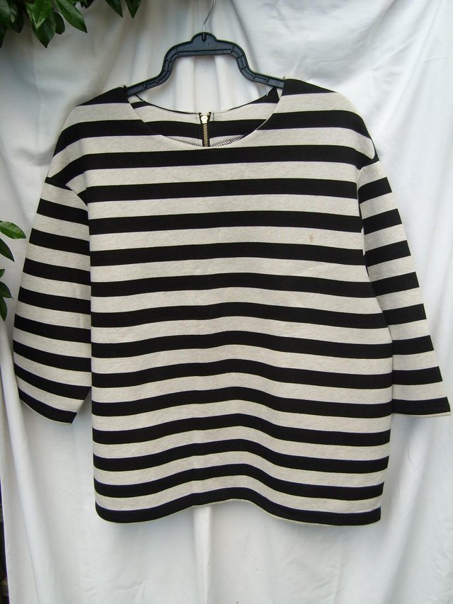 Preview of the first image of H&M Black & Beige Striped Jersey Top – Size 16 (L) NEW.