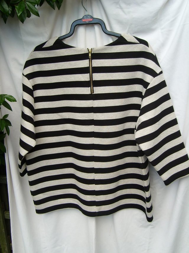 Image 2 of H&M Black & Beige Striped Jersey Top – Size 16 (L) NEW