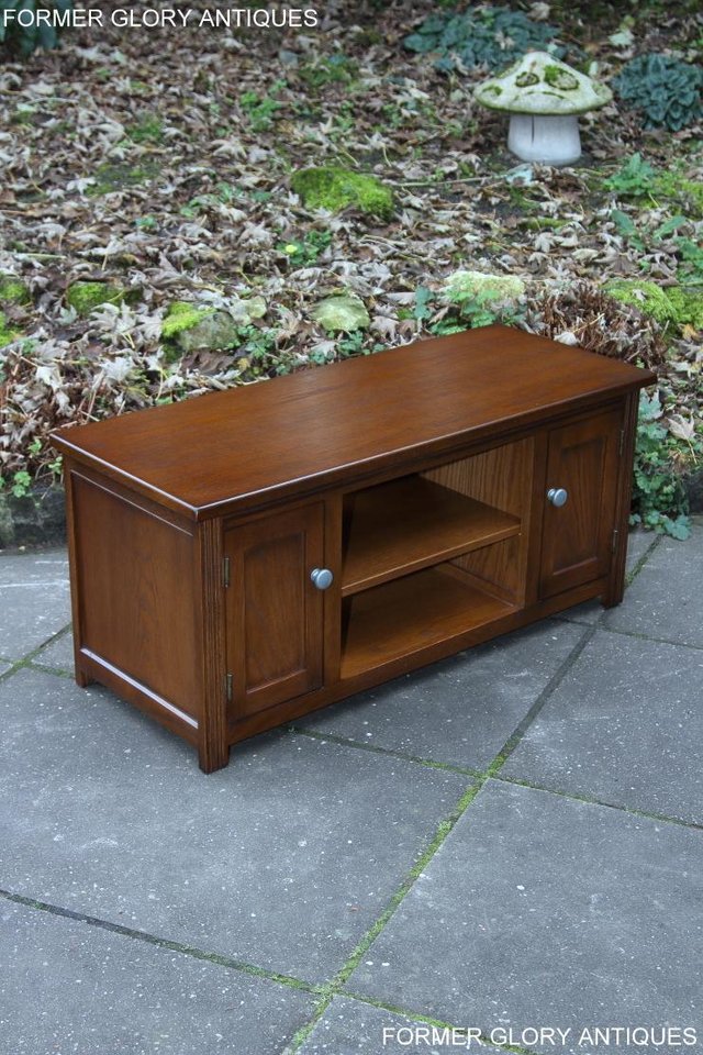 Image 8 of OLD CHARM LIGHT OAK TV DVD CD CABINET CUPBOARD STAND TABLE