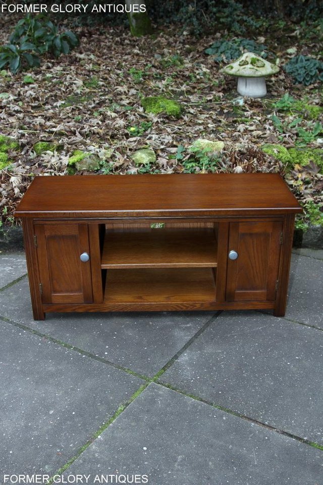 Image 10 of OLD CHARM LIGHT OAK TV DVD CD CABINET CUPBOARD STAND TABLE