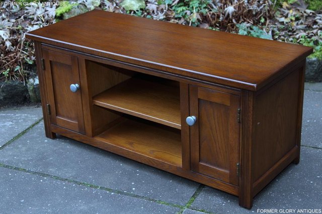 Image 17 of OLD CHARM LIGHT OAK TV DVD CD CABINET CUPBOARD STAND TABLE