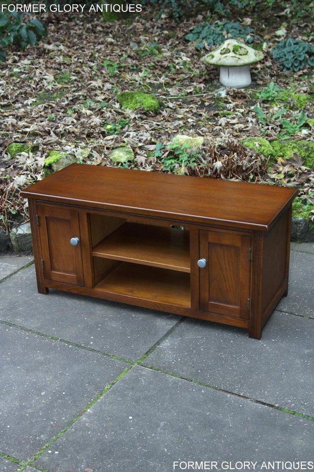 Image 19 of OLD CHARM LIGHT OAK TV DVD CD CABINET CUPBOARD STAND TABLE