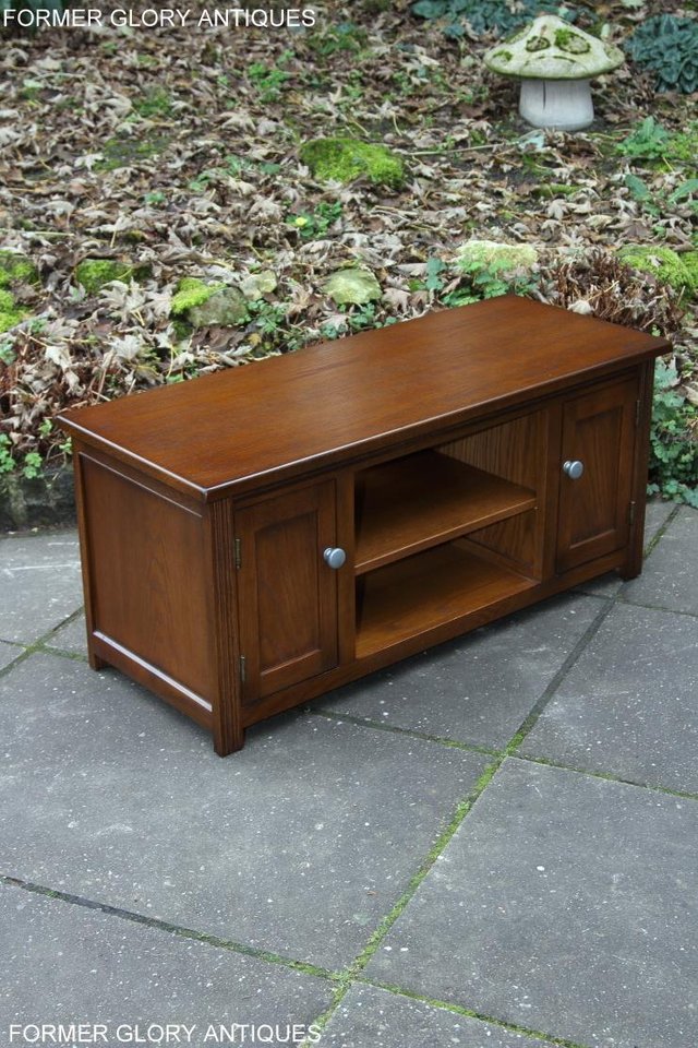 Image 26 of OLD CHARM LIGHT OAK TV DVD CD CABINET CUPBOARD STAND TABLE