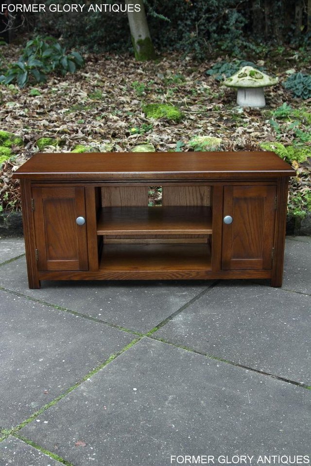 Image 29 of OLD CHARM LIGHT OAK TV DVD CD CABINET CUPBOARD STAND TABLE