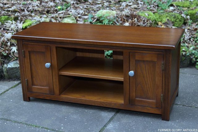 Image 58 of OLD CHARM LIGHT OAK TV DVD CD CABINET CUPBOARD STAND TABLE