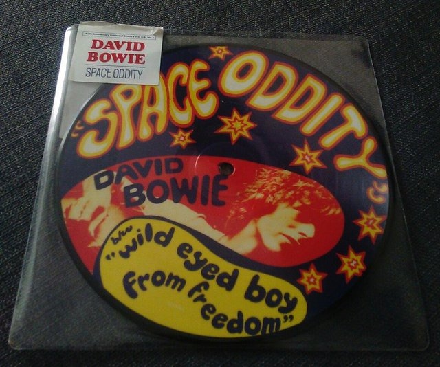 Preview of the first image of DAVID BOWIE - SPACE ODDITY 40TH ANNIVERSARY 7" PICTURE DISC.