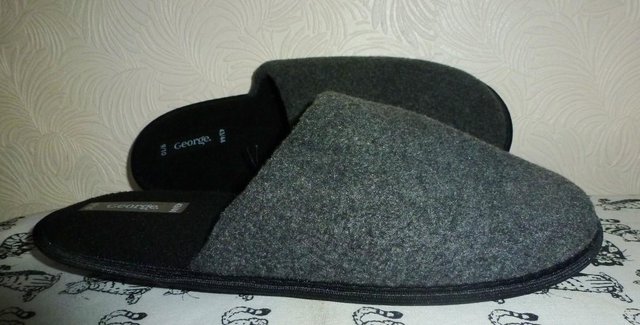 Image 3 of Men’s Slippers – Size 10 - New