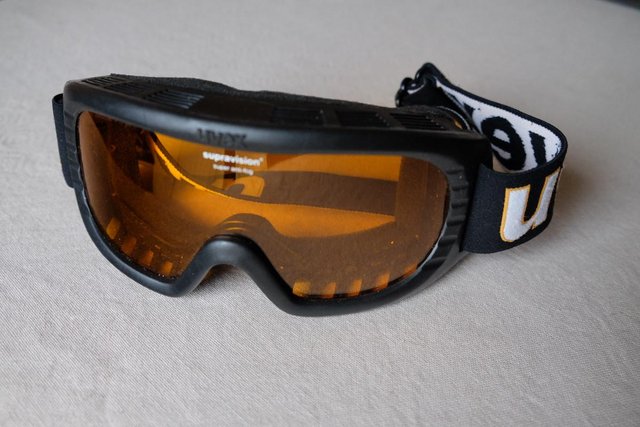 Preview of the first image of 7 X Ski/Snowboard goggles - UVEX.