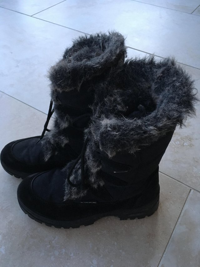 Preview of the first image of Snow boots _ Italian.