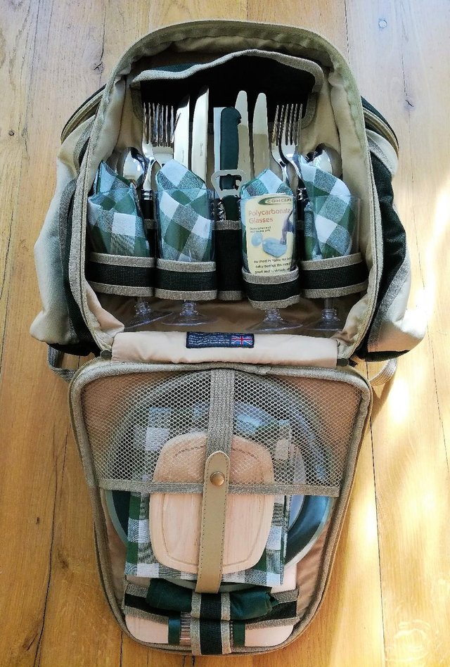 Image 3 of NEW PICNIC BACKPACK CONCEPT INTERNATIONAL 4 Person Green