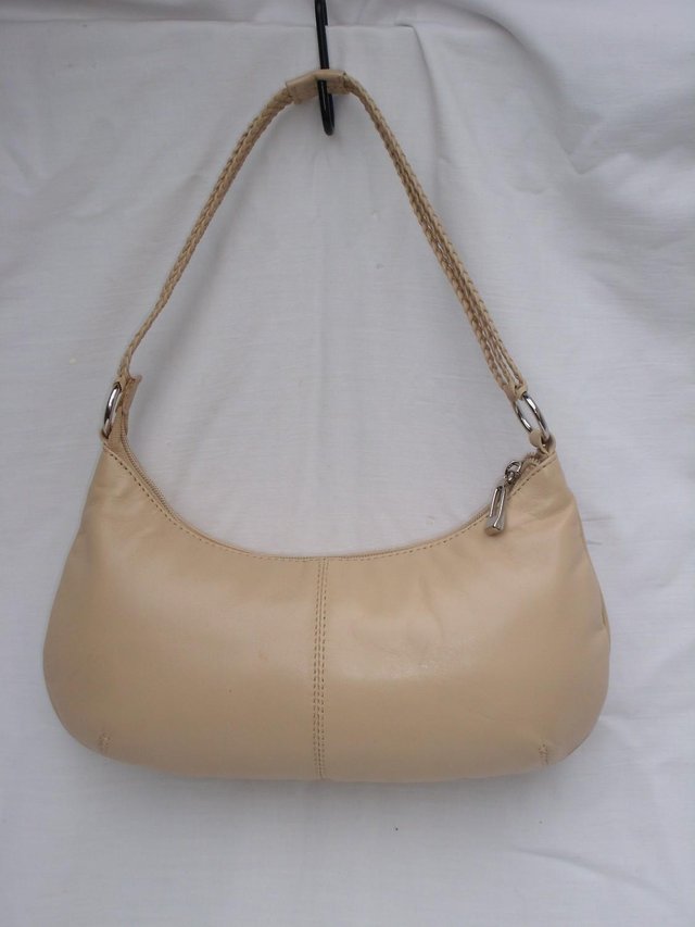 Preview of the first image of Cream Leather Shoulder Handbag NEW!.