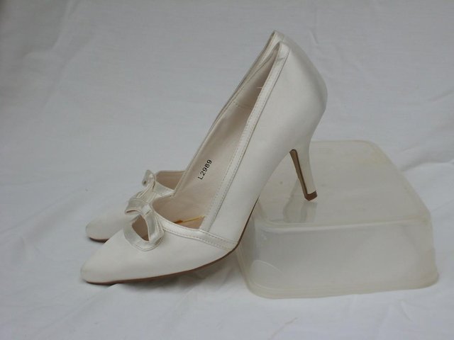 Image 2 of ANNE MICHELLE Satin Wedding Shoes – Size 4/37 NEW!