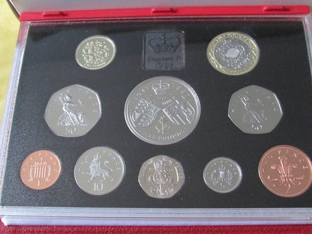 Image 2 of 1997 ROYAL MINT DELUXE PROOF SET.