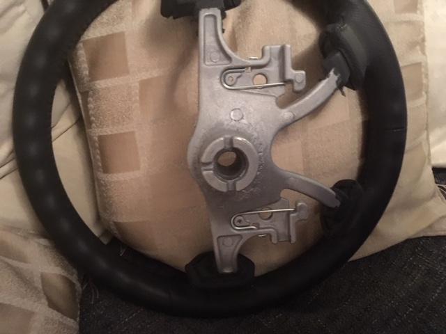 Preview of the first image of Hummer H3 Steering Wheel.