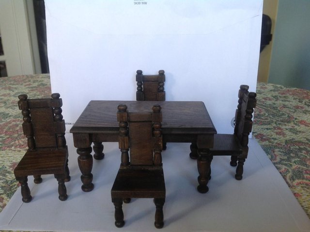 Image 2 of Dollhouse dining table and four chairs