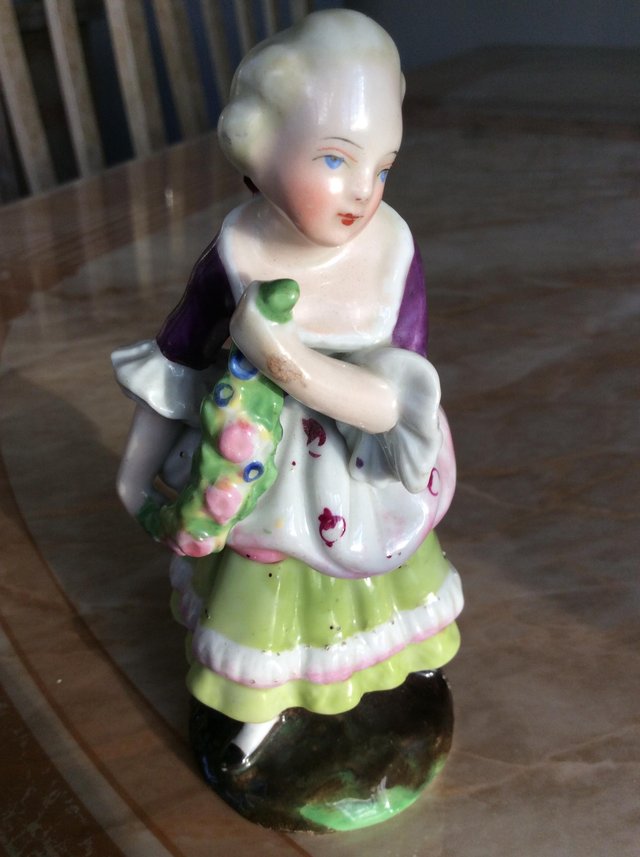 Image 3 of Continental porceline figurine of girl