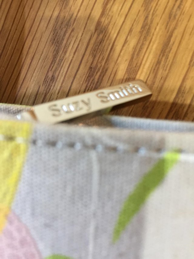 Preview of the first image of Suzy Smith bag.