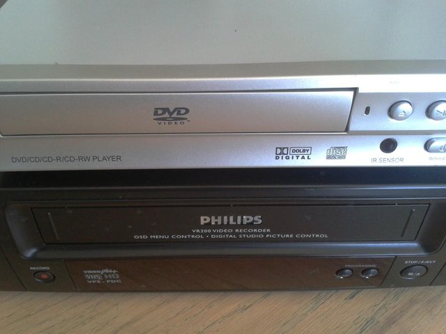 Preview of the first image of Philips video player & Tesco DVD/ CD / CD-R-RW Player.