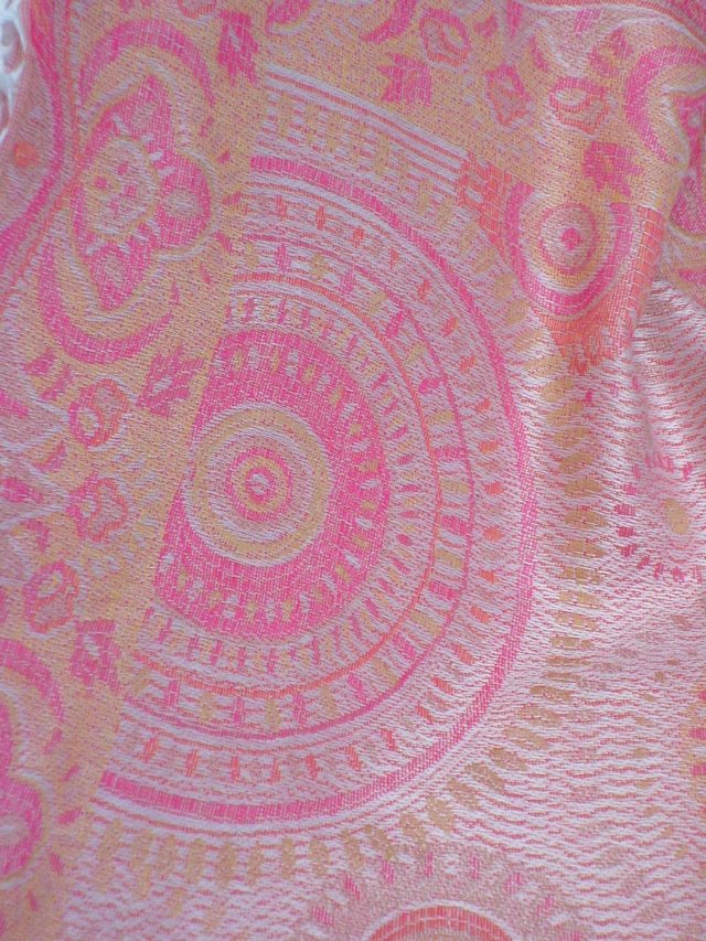 Image 2 of Pink & Gold Viscose Pashmina Scarf – NEW WITH TAGS
