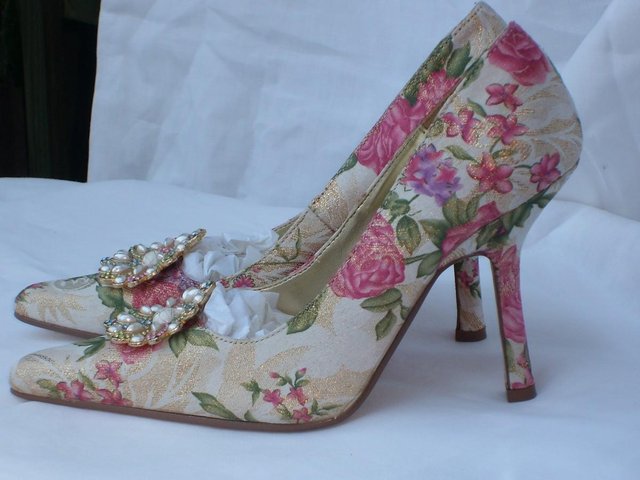 Preview of the first image of BLU Flowery Pump With Jewelled Front Shoes– Size 4/37.