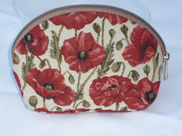 Preview of the first image of SIGNARE Poppy Tapestry Cosmetic Bag – NEW!.