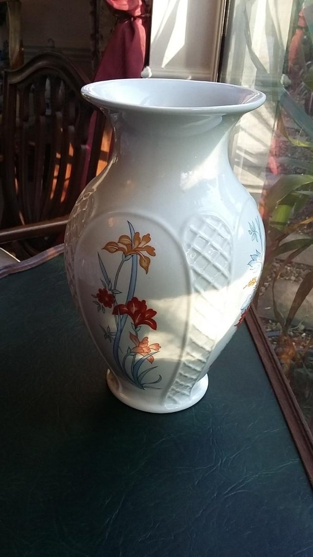 Preview of the first image of Royal Winton Vase with Flowers & Embossed Lattice Design.