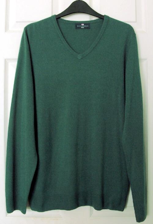 Preview of the first image of Men's Blue Harbour Forest Green V Neck Jumper - Size M  B9.