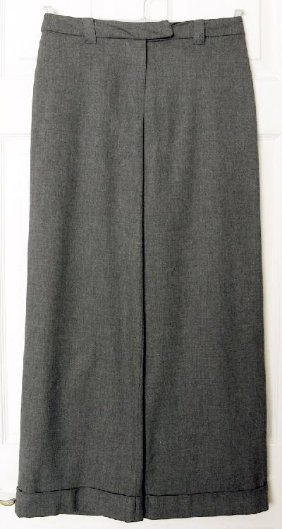 Preview of the first image of Ladies Smart Grey Wide Leg Trousers - Size 8 (Short)  B9.