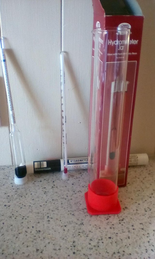 Preview of the first image of Hme Brewing Glass Hydrometer, jar and thermometer.