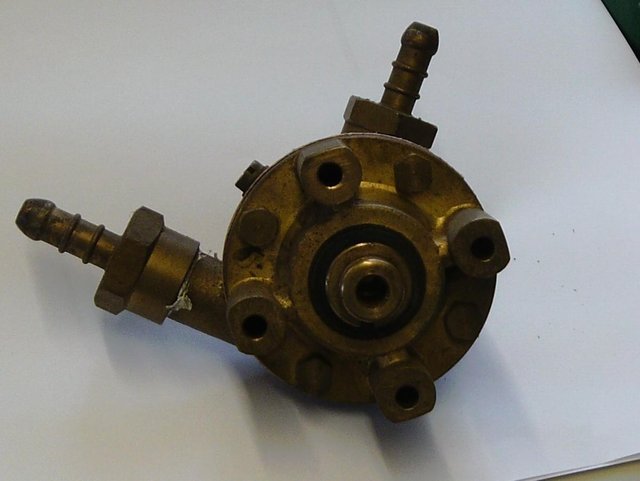 Image 2 of Engine cooling pump