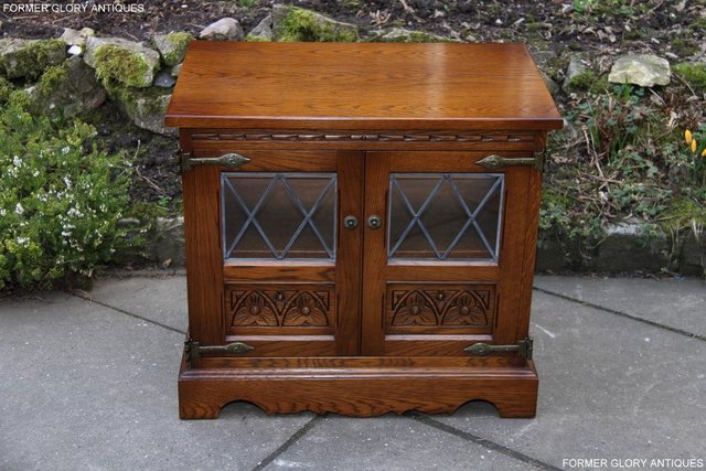 Preview of the first image of OLD CHARM LIGHT OAK TV HI FI DVD CD CABINET STAND TABLE UNIT.