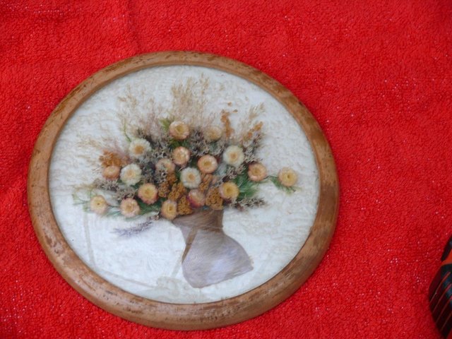 Image 2 of Antique circular wooden frame with domed glass