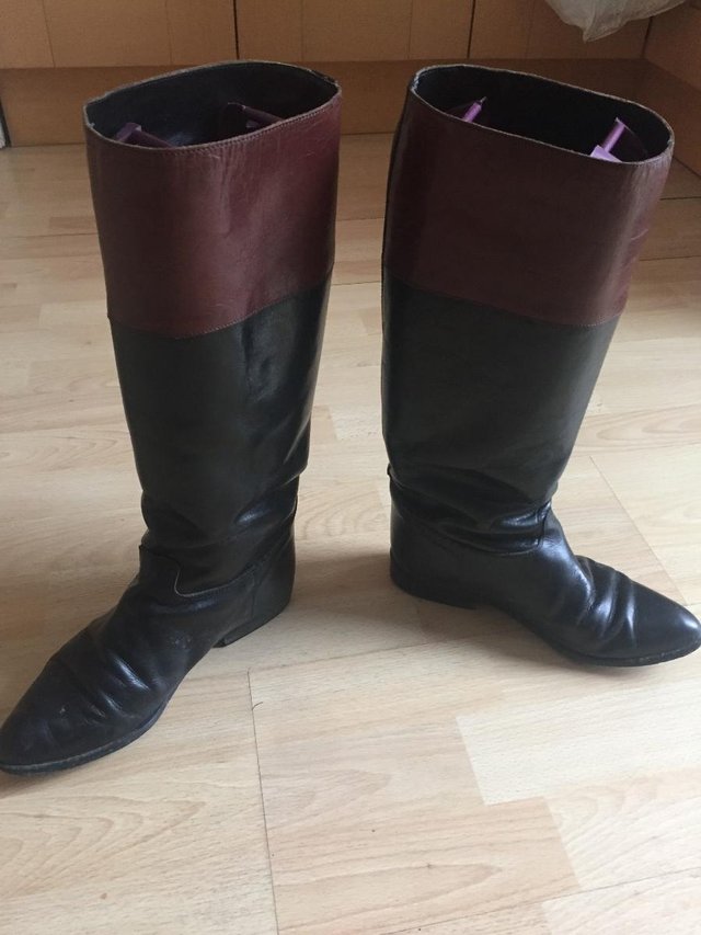 Preview of the first image of Ladies boots.
