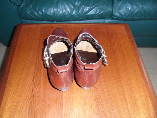 Image 2 of "Ravel" Italian brown leather ladies ankle boot