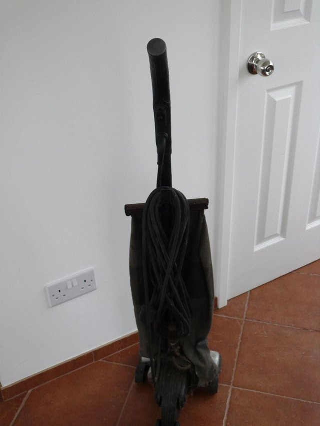 Image 3 of Ancient really Early Hoover Vacuum Cleaner