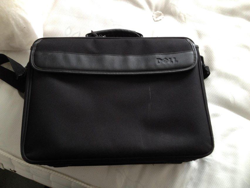 Preview of the first image of Del laptop case.