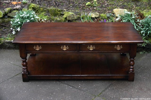 Image 2 of TITCHMARSH & GOODWIN STYLE OAK TWO DRAWER COFFEE TEA TABLE