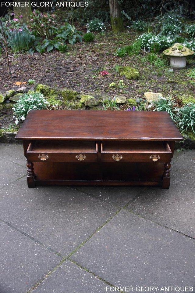Image 11 of TITCHMARSH & GOODWIN STYLE OAK TWO DRAWER COFFEE TEA TABLE