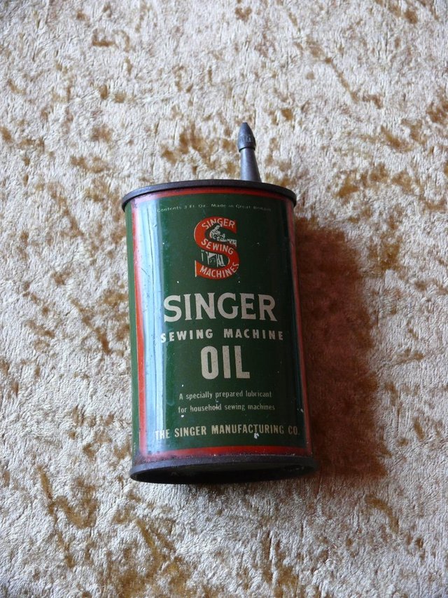 Image 2 of Vintage ++ Singer Oil Tin - oval