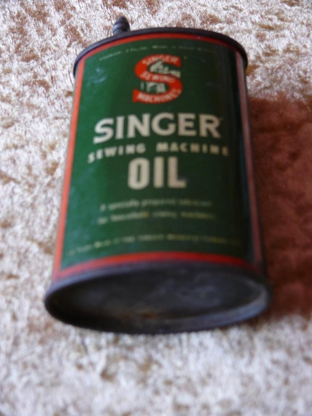 Image 3 of Vintage ++ Singer Oil Tin - oval