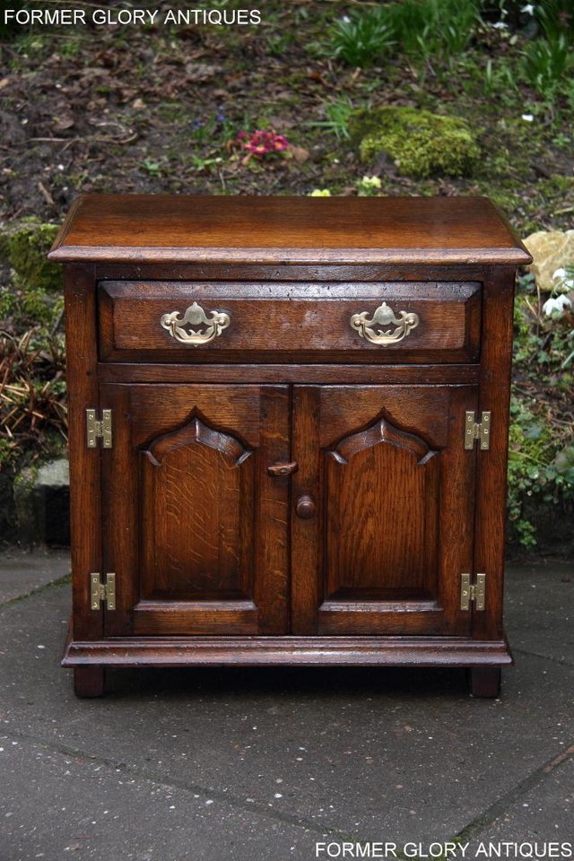 Image 9 of TITCHMARSH & GOODWIN OAK BEDSIDE CABINET TABLE STAND UNIT