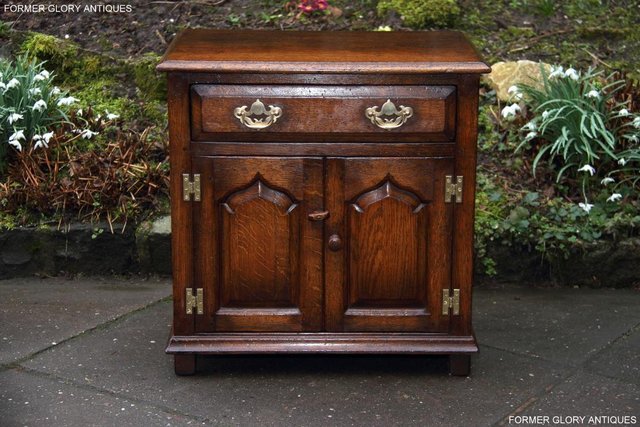 Image 10 of TITCHMARSH & GOODWIN OAK BEDSIDE CABINET TABLE STAND UNIT
