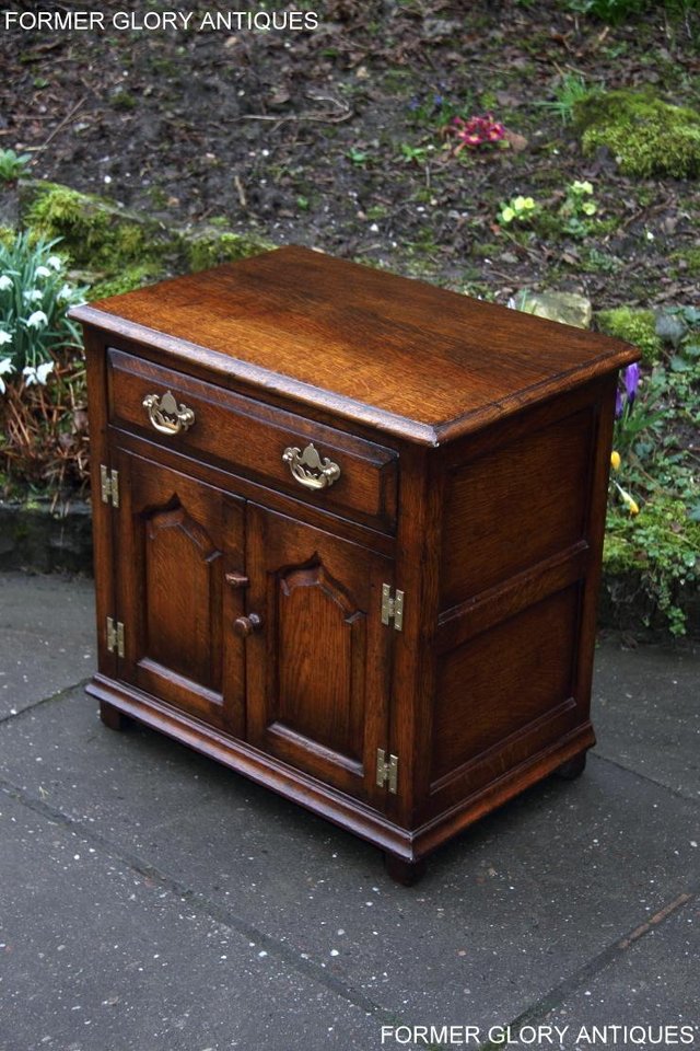 Image 11 of TITCHMARSH & GOODWIN OAK BEDSIDE CABINET TABLE STAND UNIT